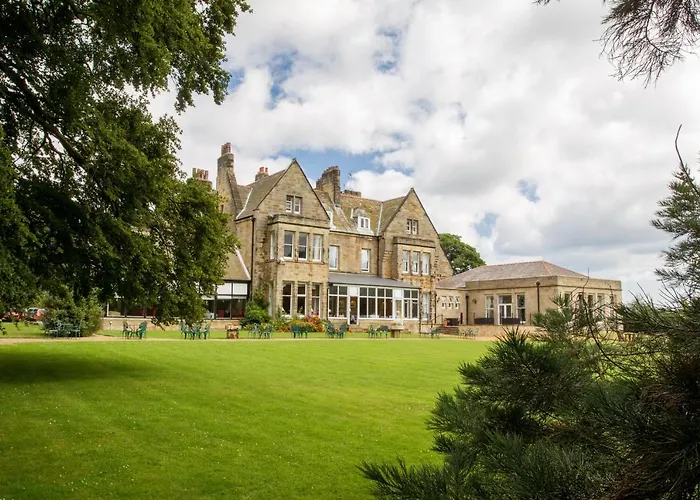 Grinkle Park 4* Loftus